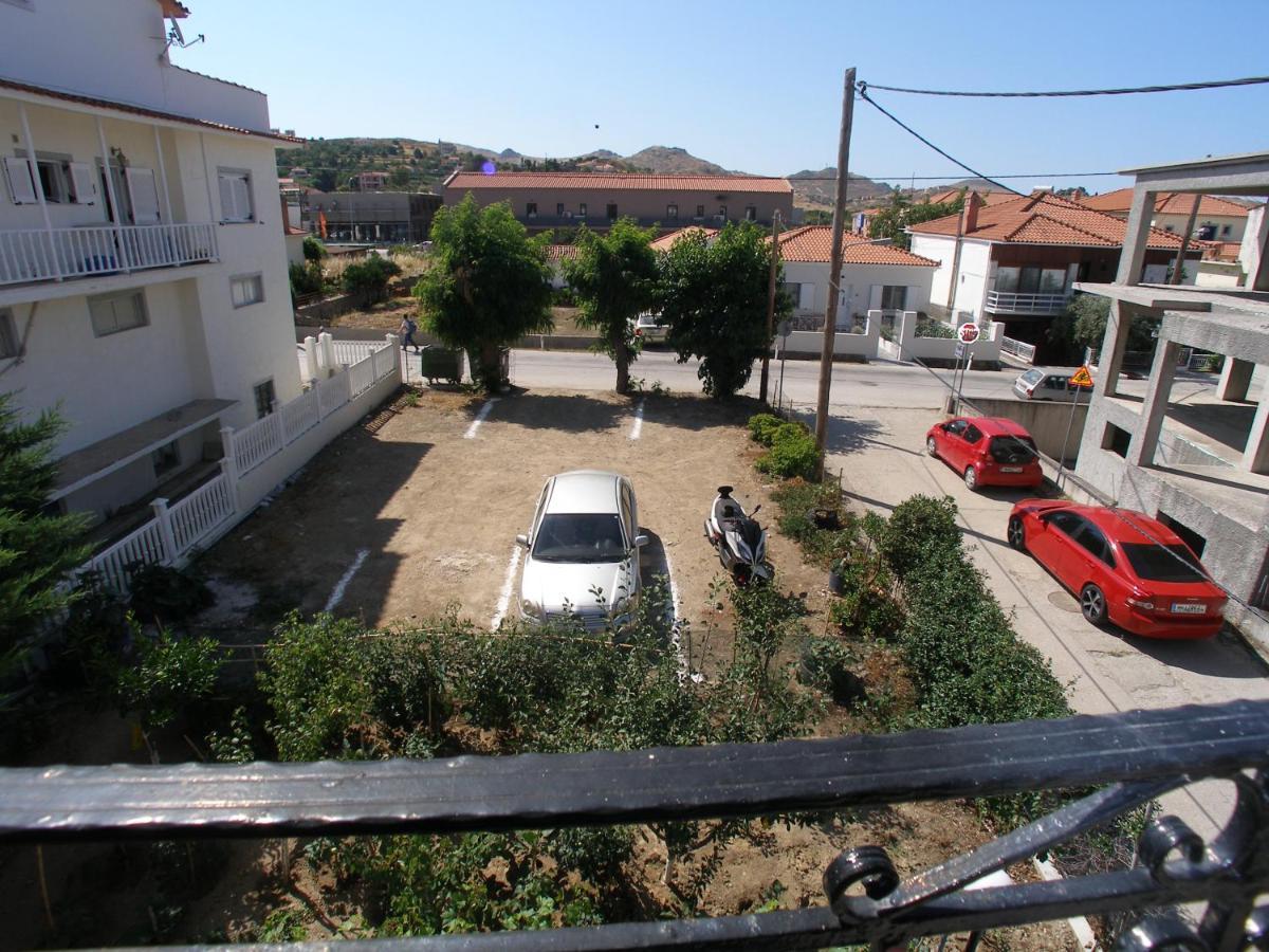 Efi Apartments Myrina Exterior foto